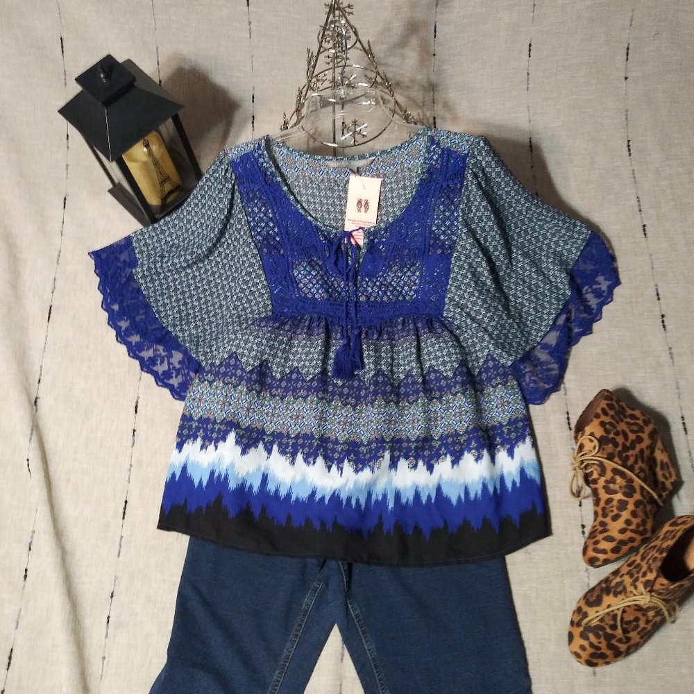 1519 Size PXL Valerie Stevins Top